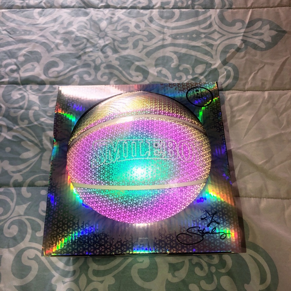 Stephon Marbury holographic glow basketball